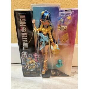 Monster High Cleo De Nile With Hissette Pet Snake & Accessories NEW 4+